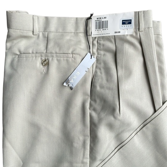 Dockers Exact Pleated Pants - Picture 4 of 11
